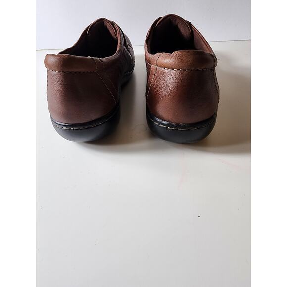 CLARKS Brown Leather Loafers Flat Straps Comfort Shoes SZ 8.5 - Picture 6 of 11